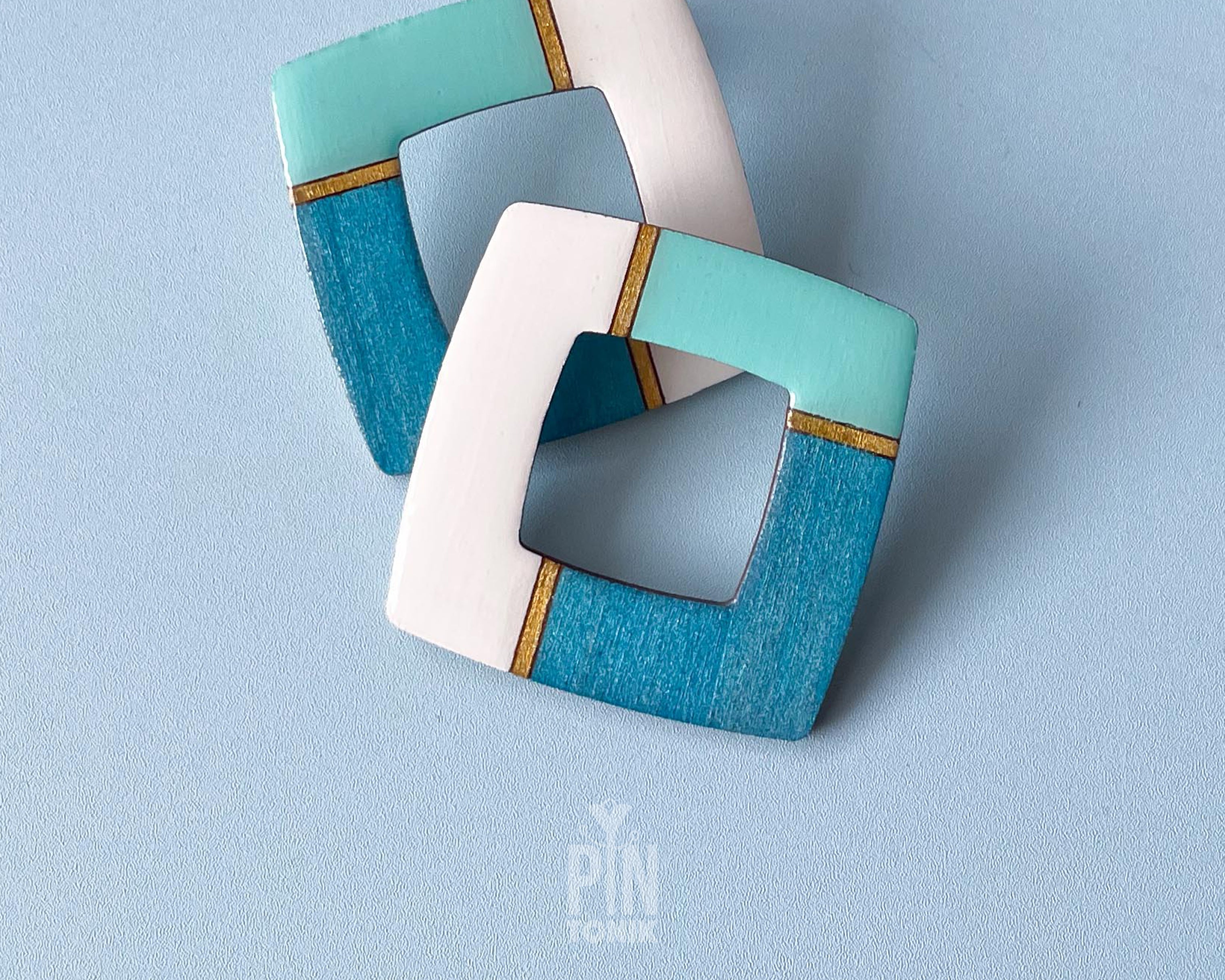 Graphic & Bold