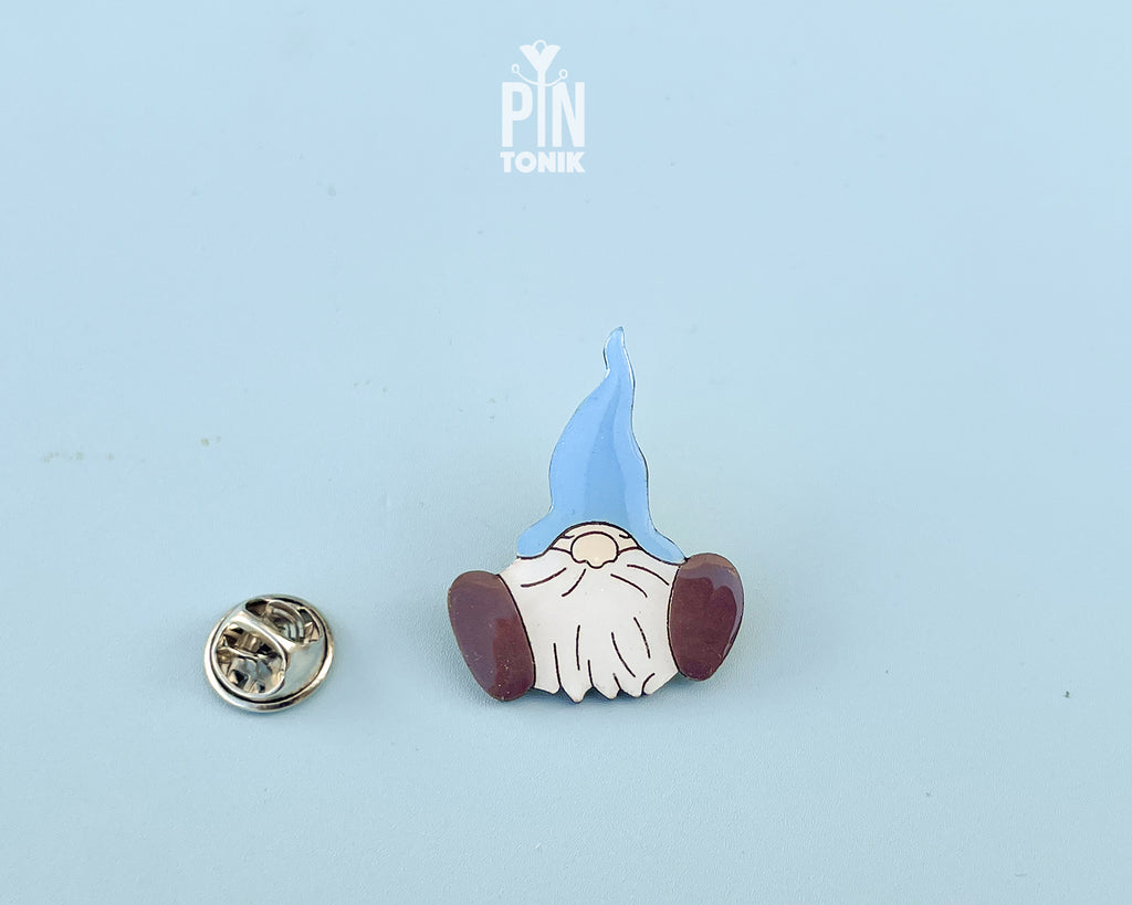 Sitting Gnome Pin