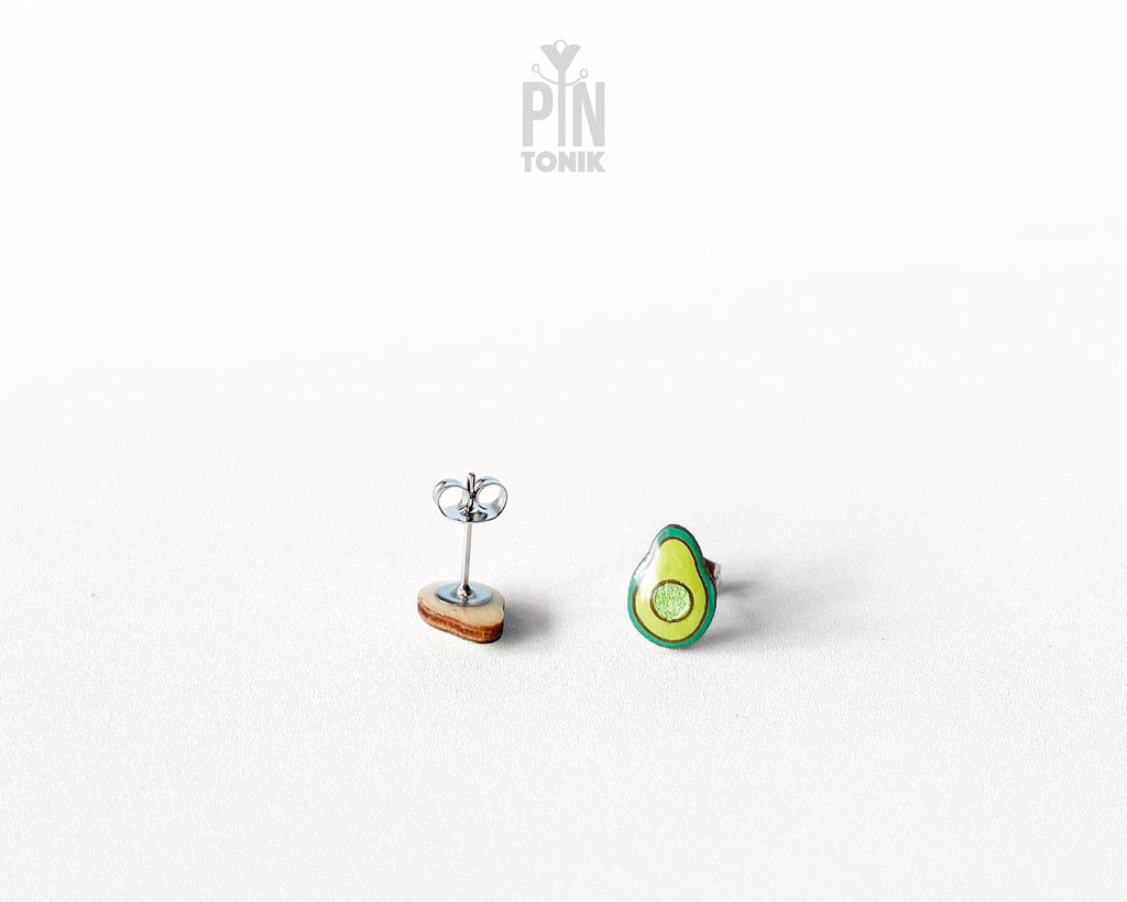 Boucles d'oreilles clous avocat dépareillées