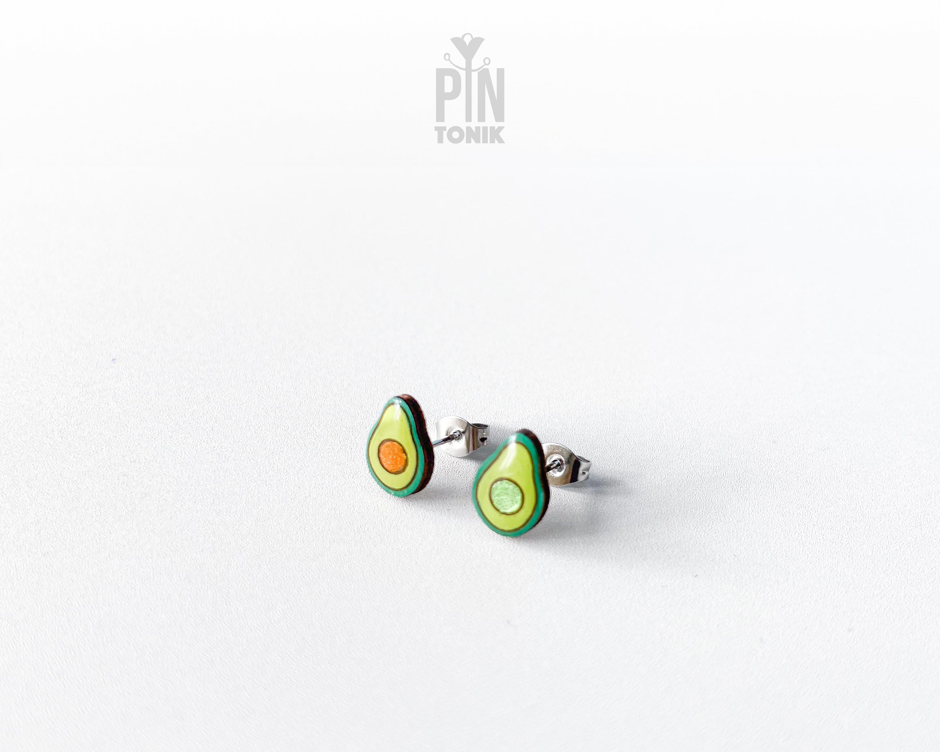 Boucles d'oreilles clous avocat dépareillées