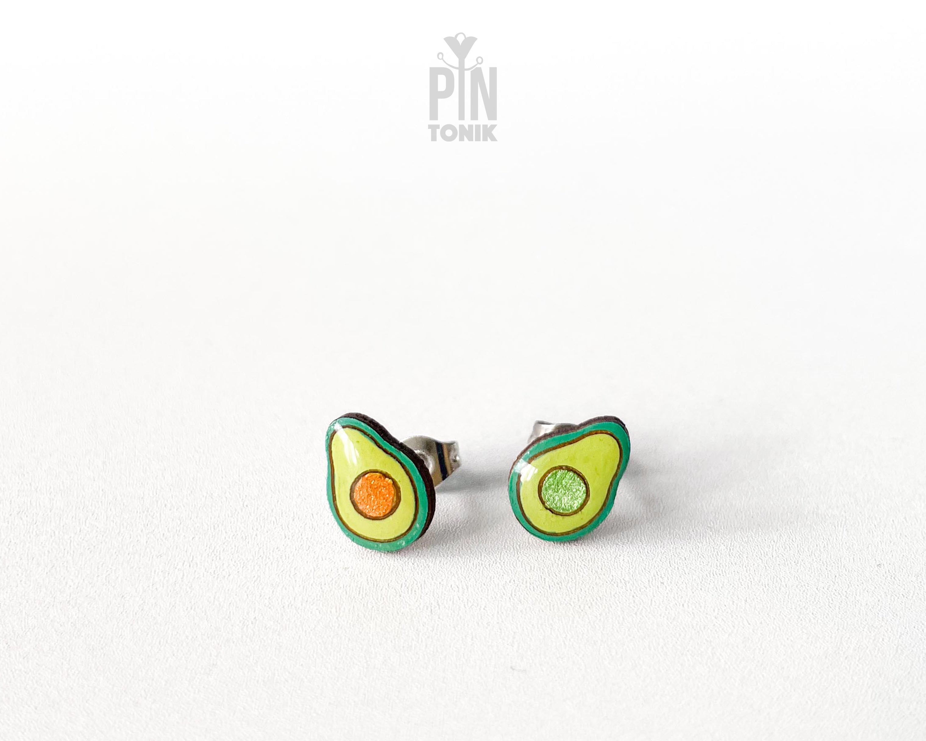 Boucles d'oreilles clous avocat dépareillées