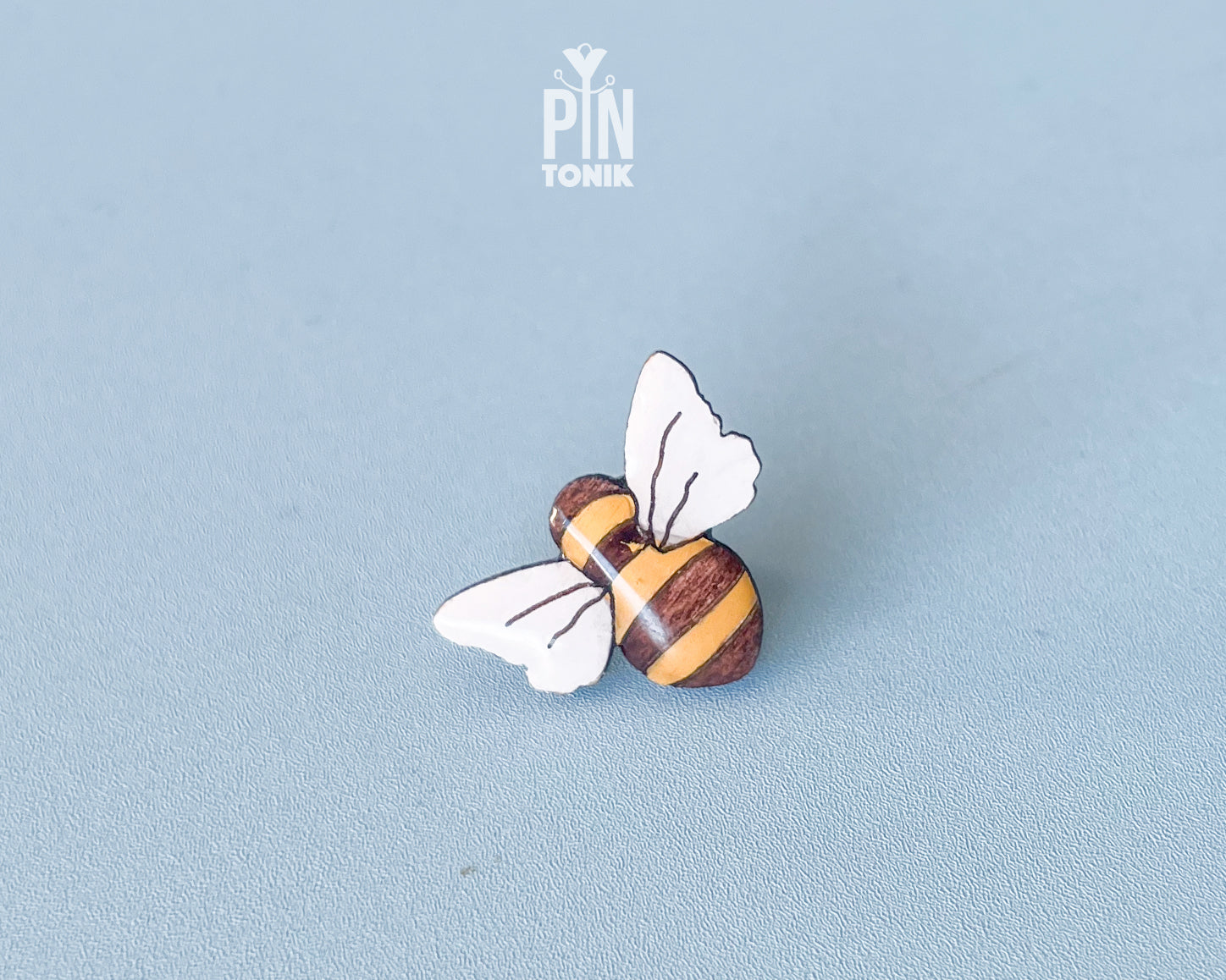 Bumblebee Pin