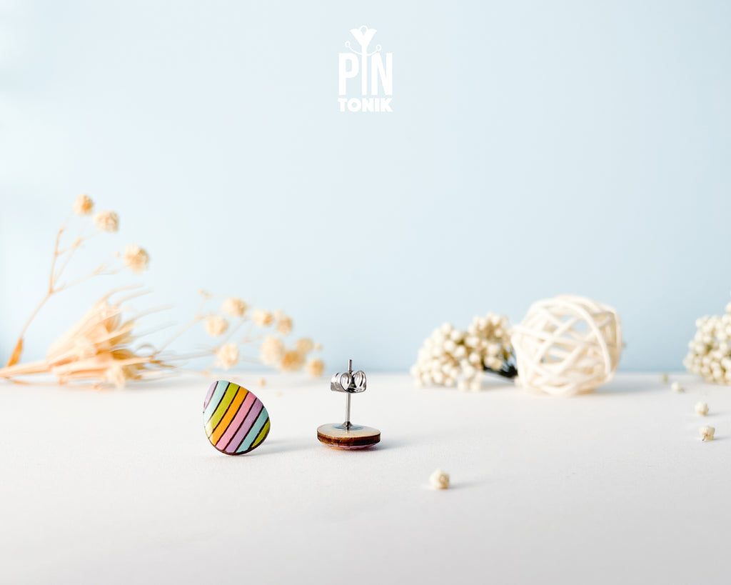 Clous d'oreilles dépareillés Œuf de Pâques