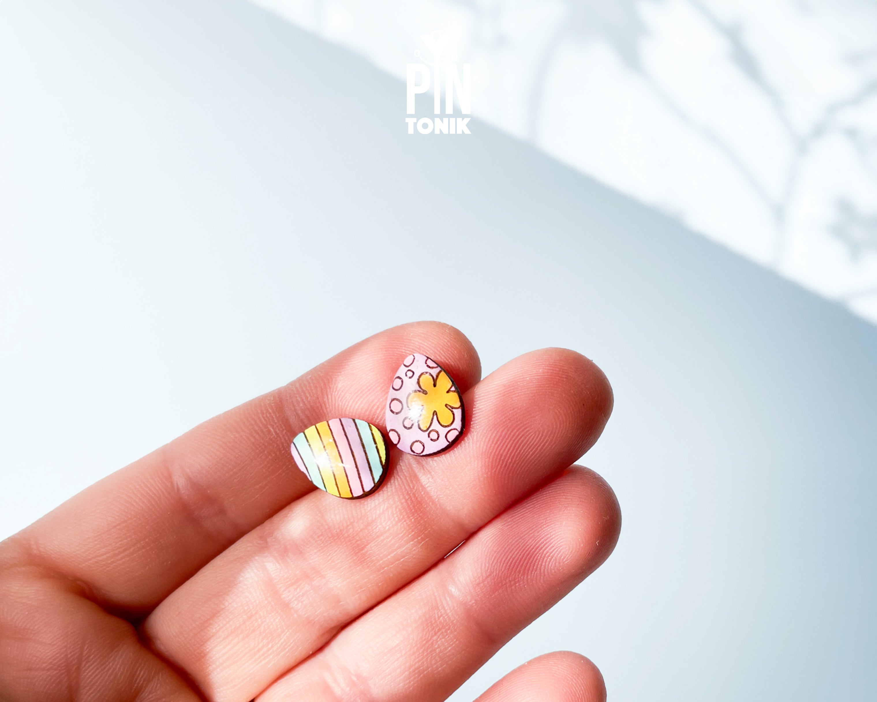 Clous d'oreilles dépareillés Œuf de Pâques