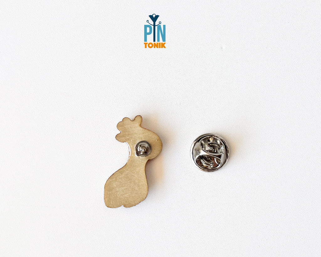 Giraffe Pin