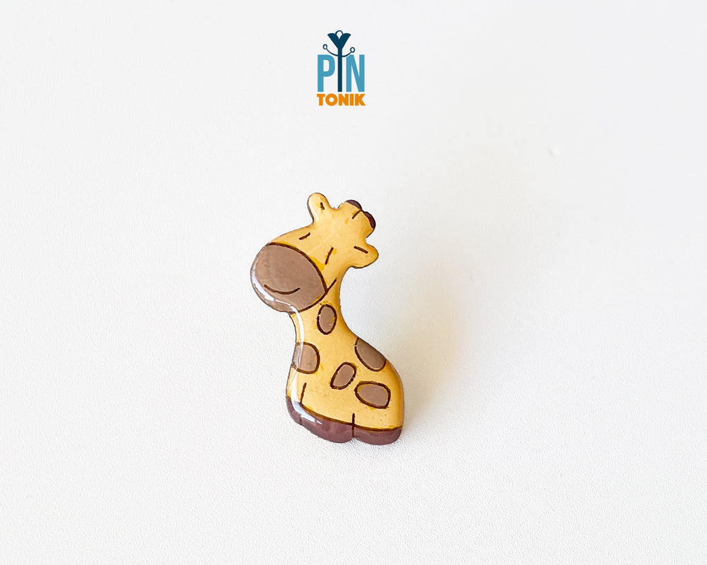 Giraffe Pin