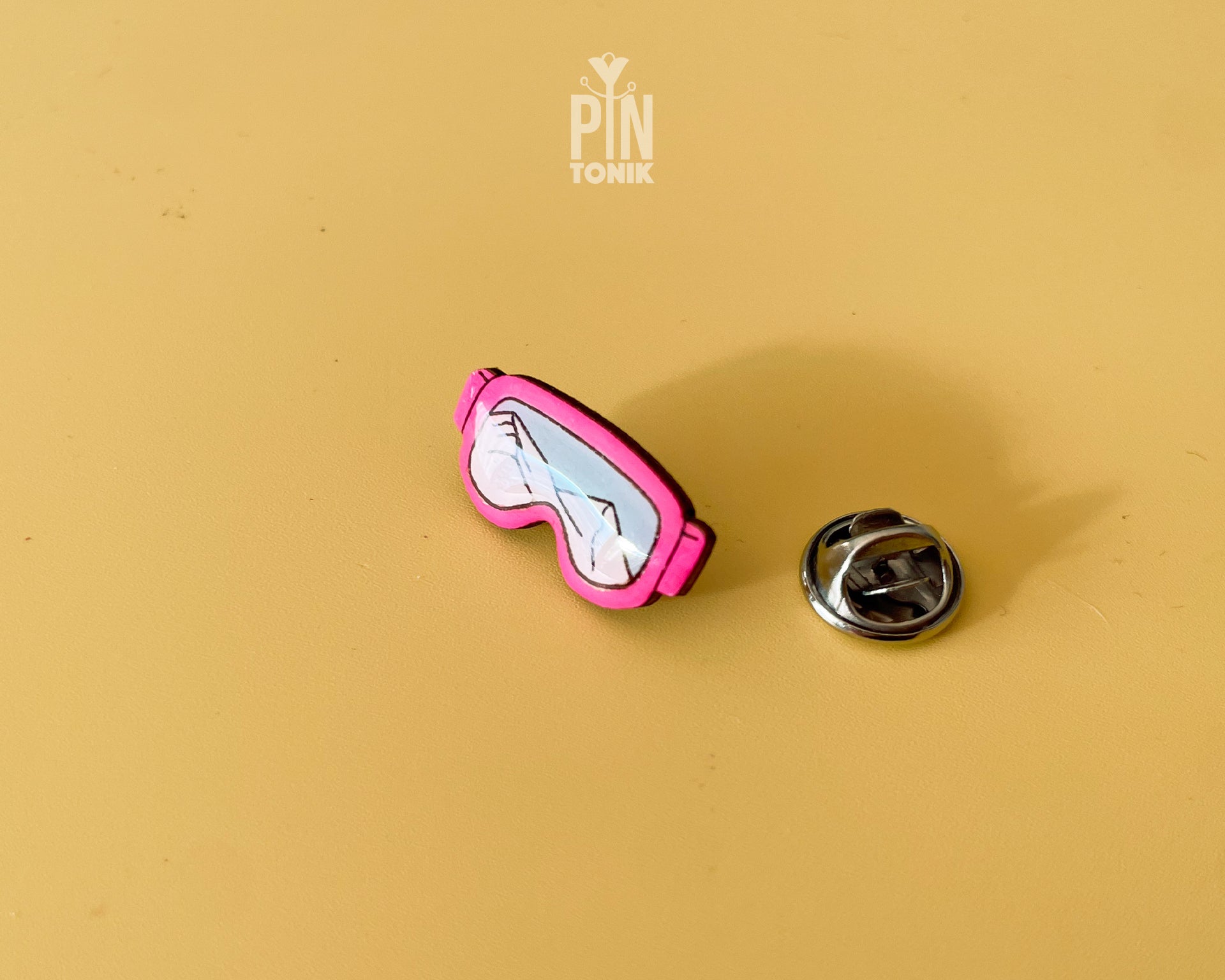 Ski Goggles Pin