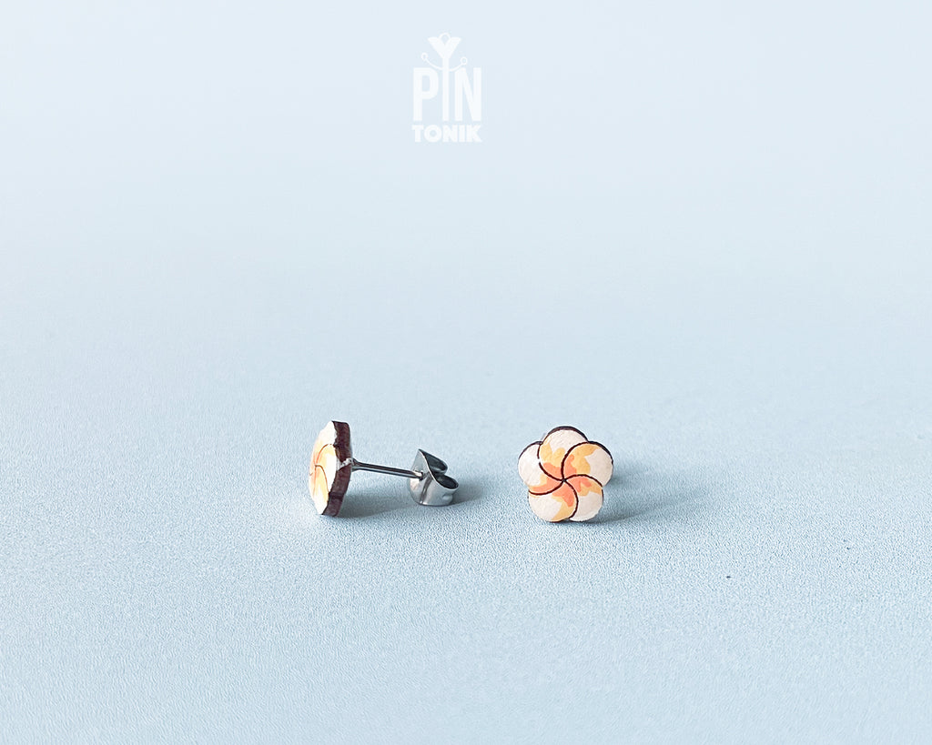 Hawaiian style white and yellow plumeria flower character stud earrings by PinTonik, hand-made in Austria.