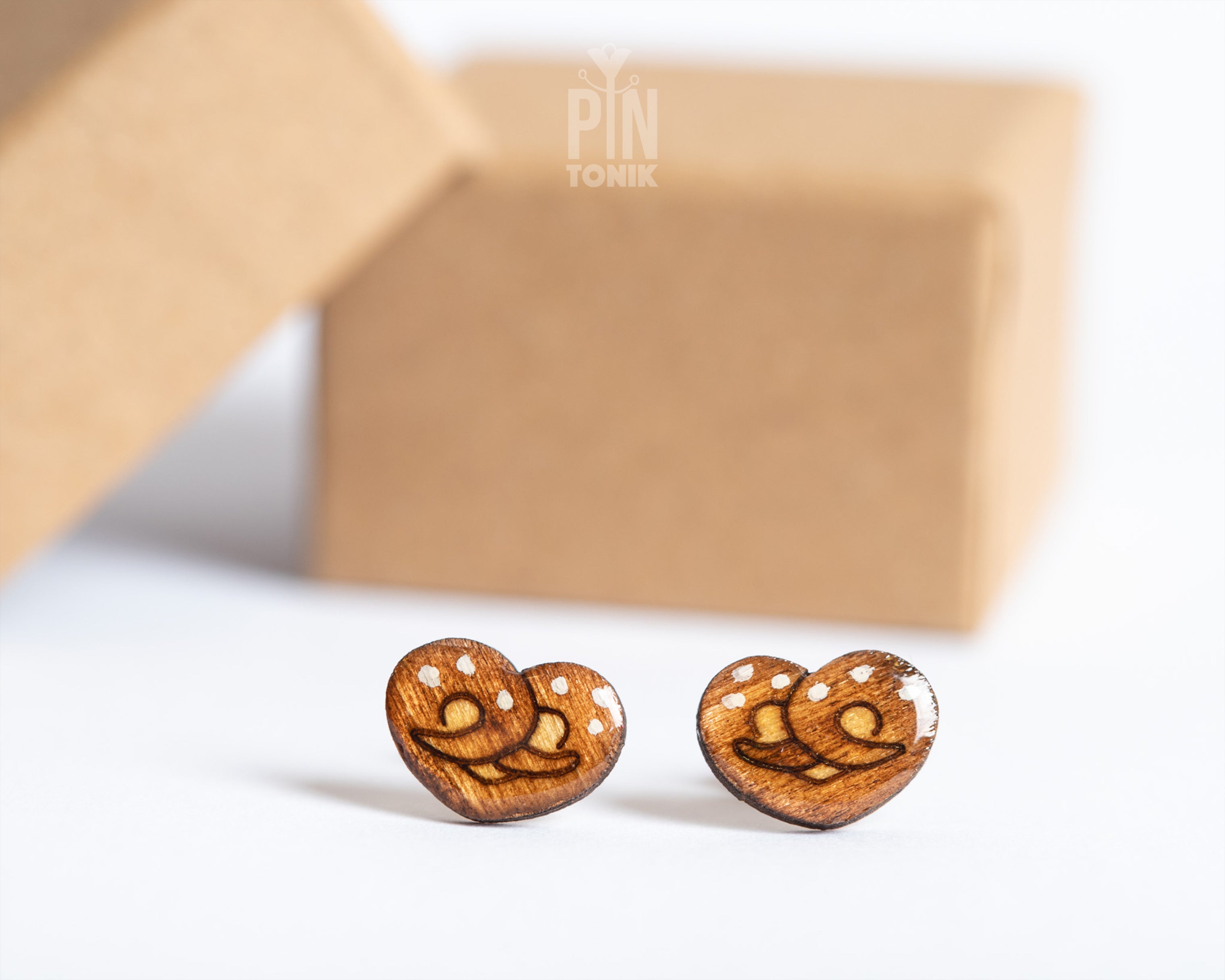 Pretzel Stud Earring
