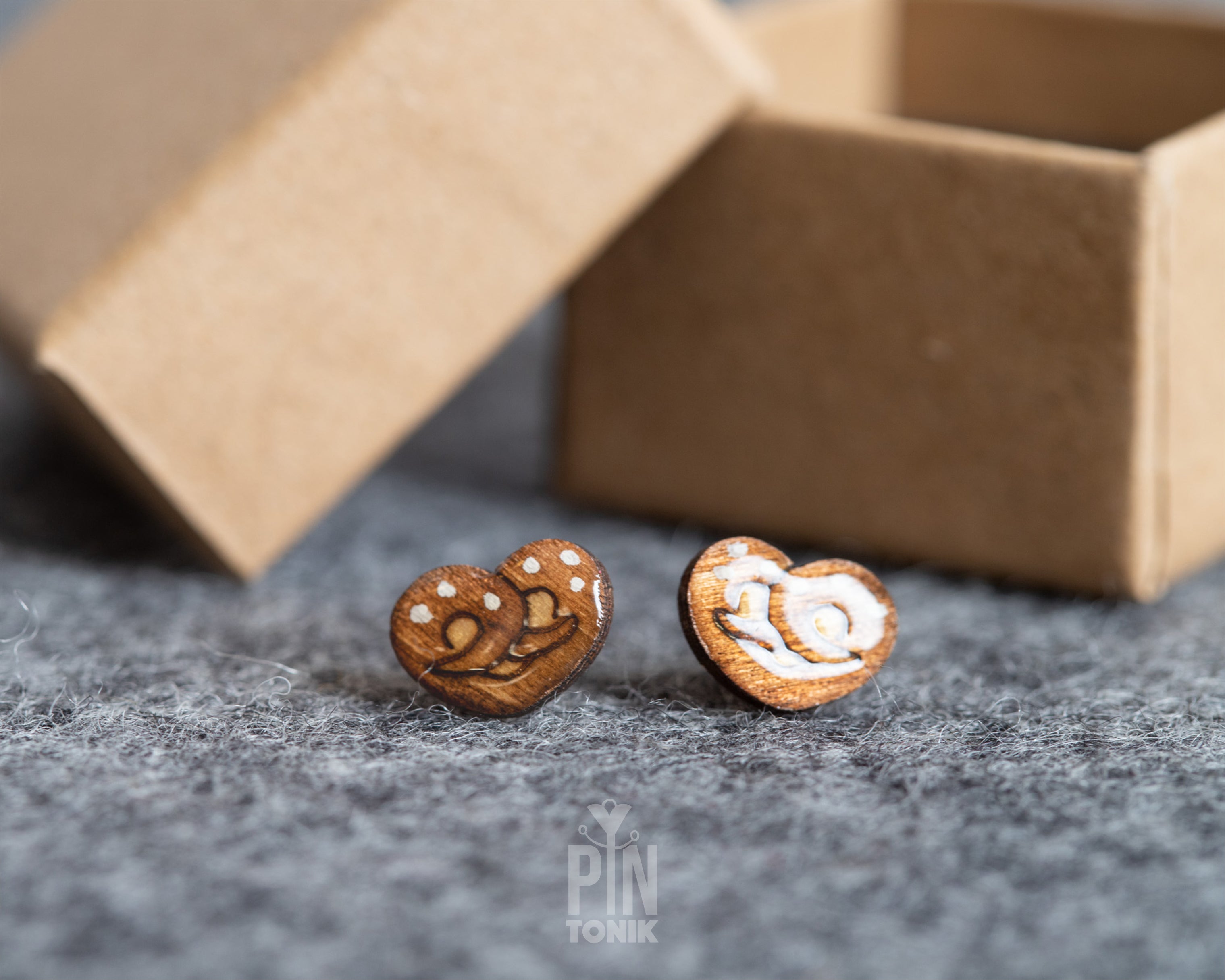 Pretzel Stud Earring