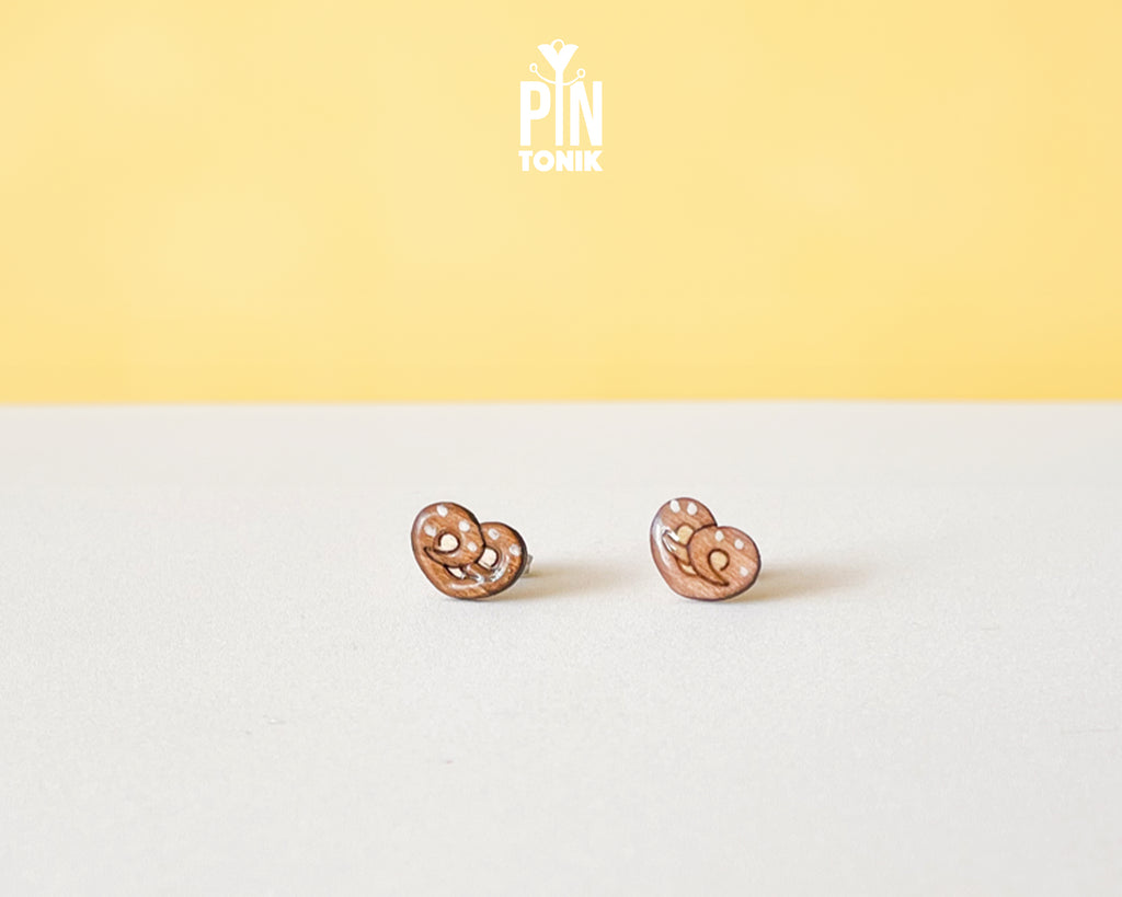 Pretzel Stud Earring