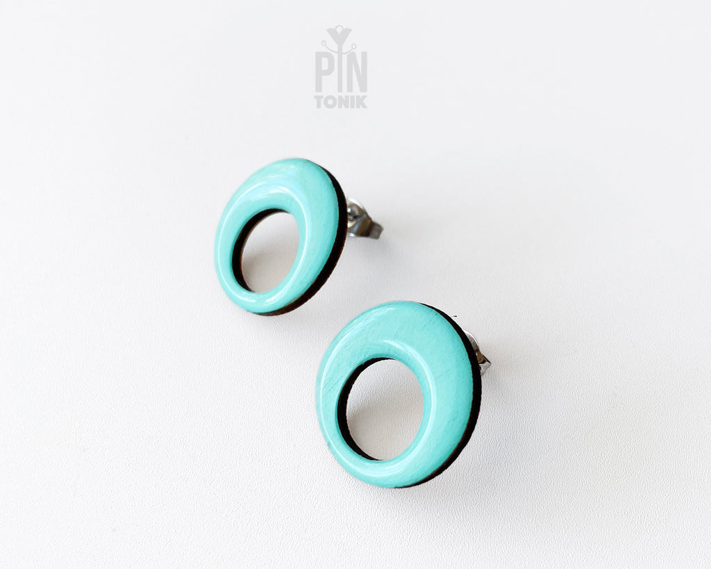 Minimal Retro Circle Studs