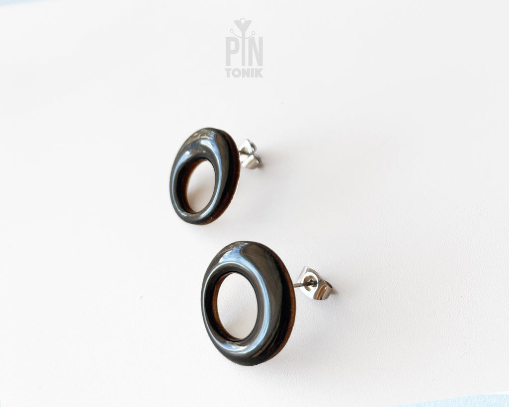 Minimal Retro Circle Studs