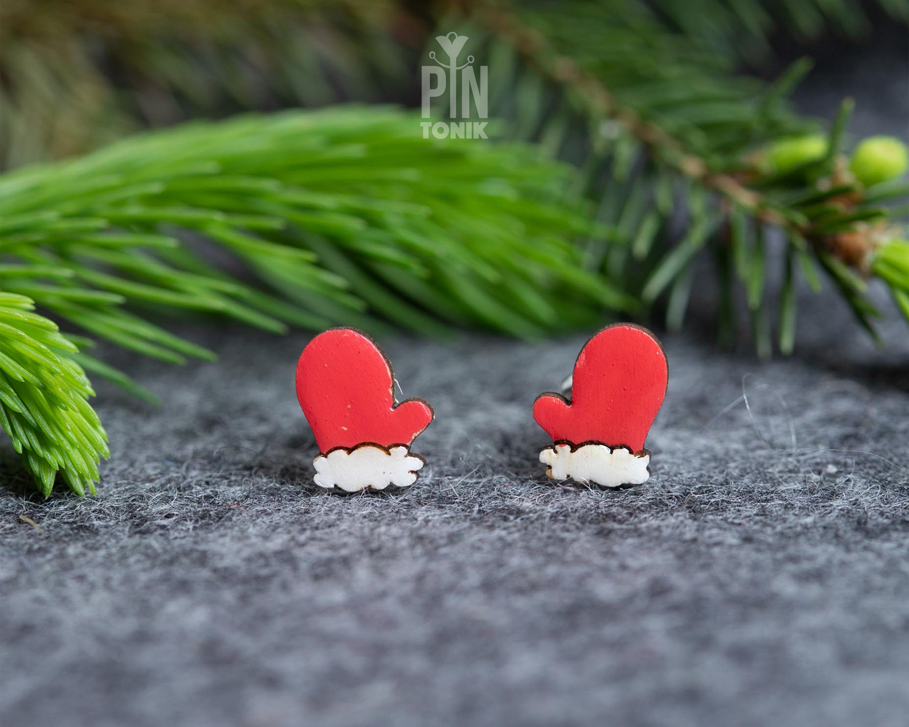 Christmas Mitten Studs