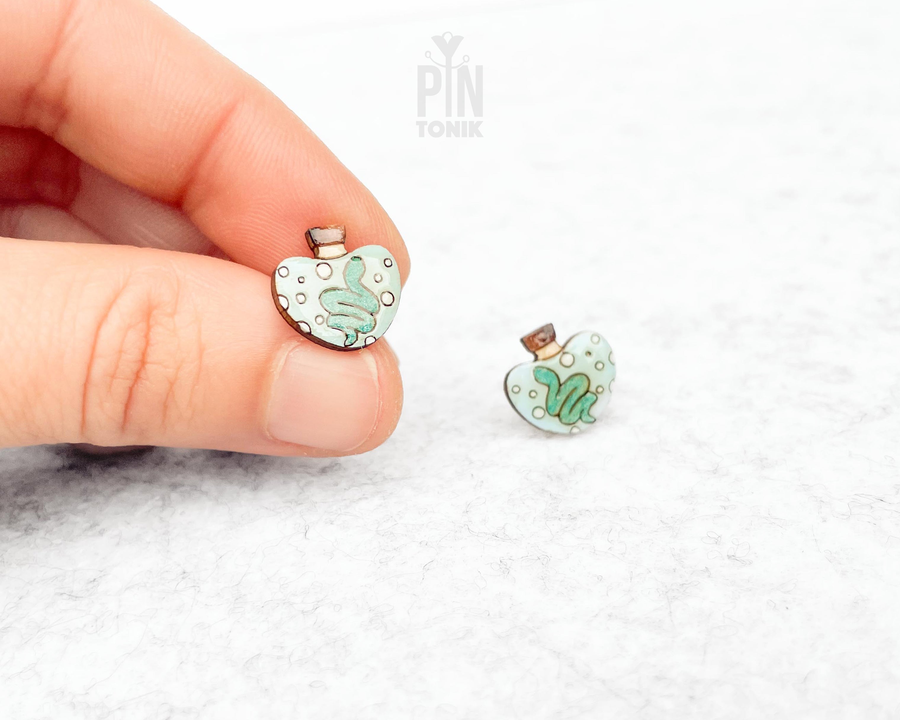 Snake Potion Studs