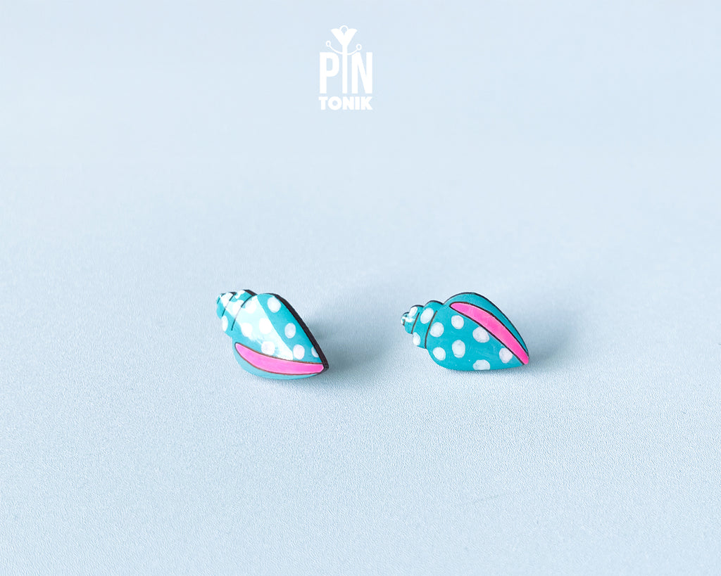 Handmade oversized wooden scallop shell stud earrings in pastel blue with bright pink accent lines by PinTonik.