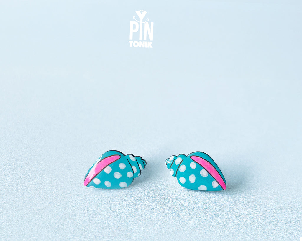 Handmade oversized wooden scallop shell stud earrings in pastel blue with bright pink accent lines by PinTonik.