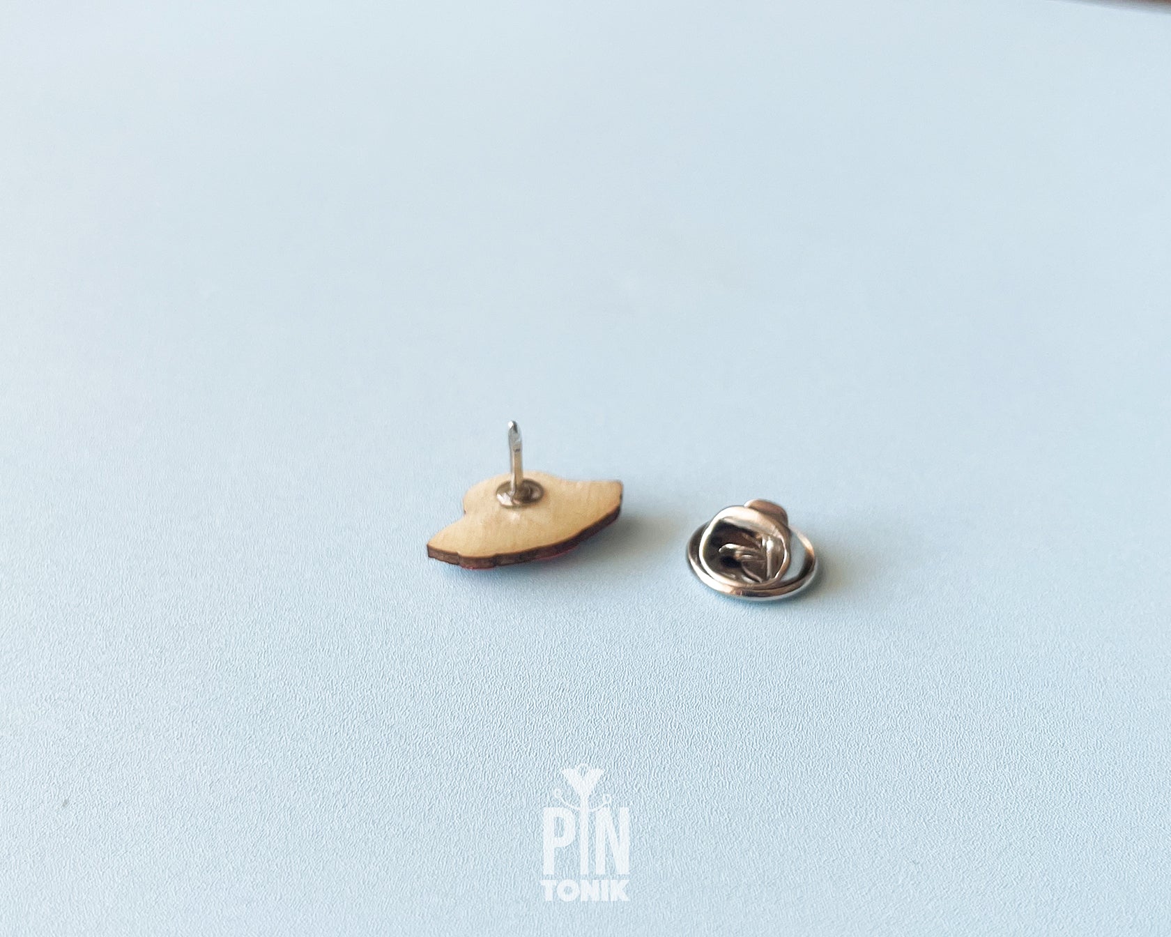 UFO Pin