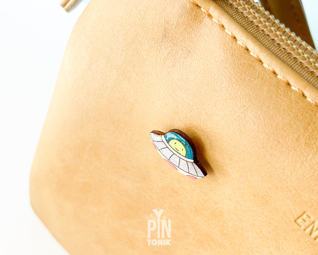 UFO Pin