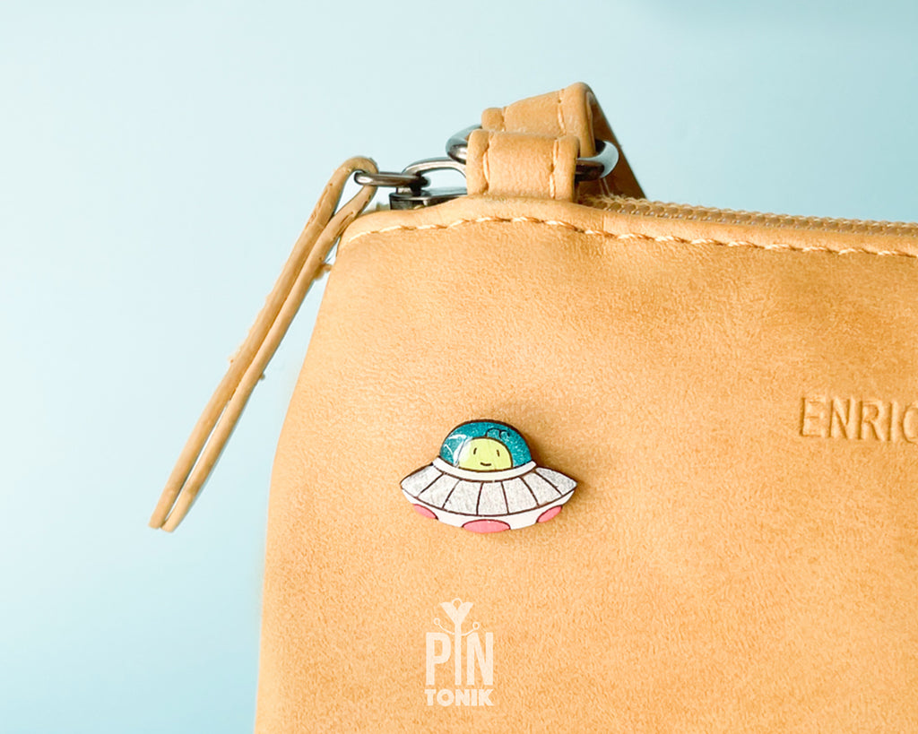 UFO Pin