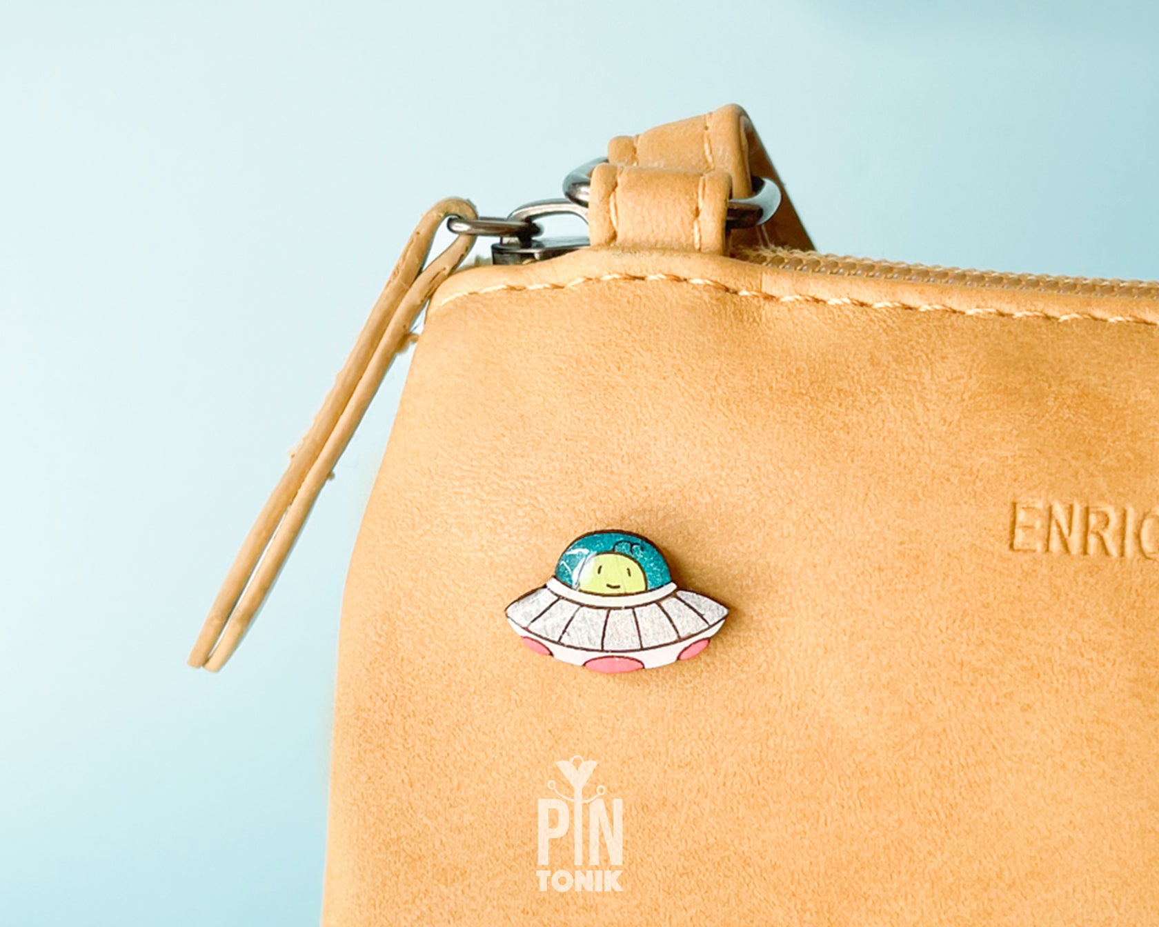 UFO Pin