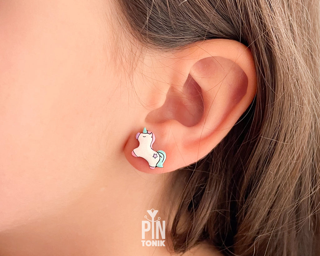 Boucles d'oreilles clous licorne magique