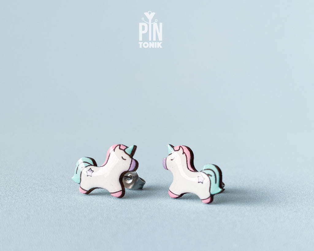 Boucles d'oreilles clous licorne magique