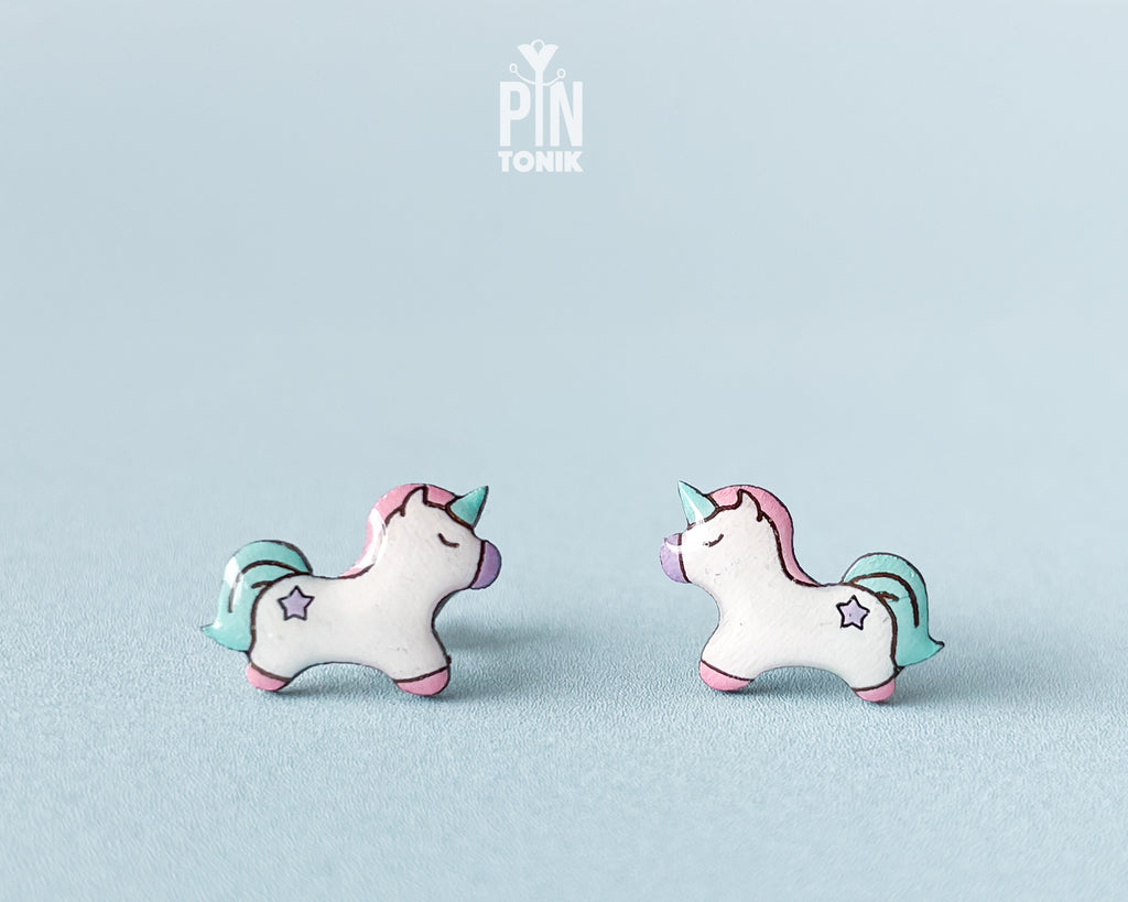 Boucles d'oreilles clous licorne magique